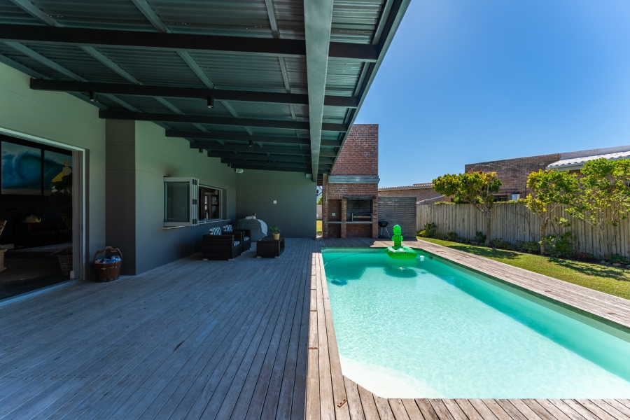 4 Bedroom Property for Sale in Cape St Francis Eastern Cape